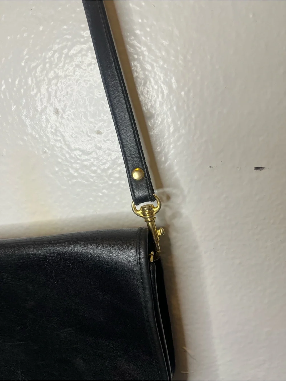 Vintage Hunt Club Black Leather Shoulder Bag with Gold Hardware